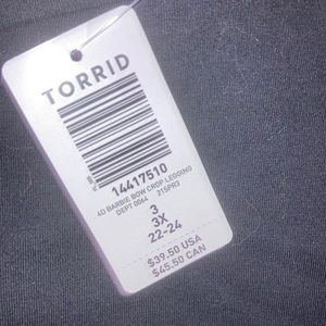 Torrid Barbie cropped leggings size 3X W plus